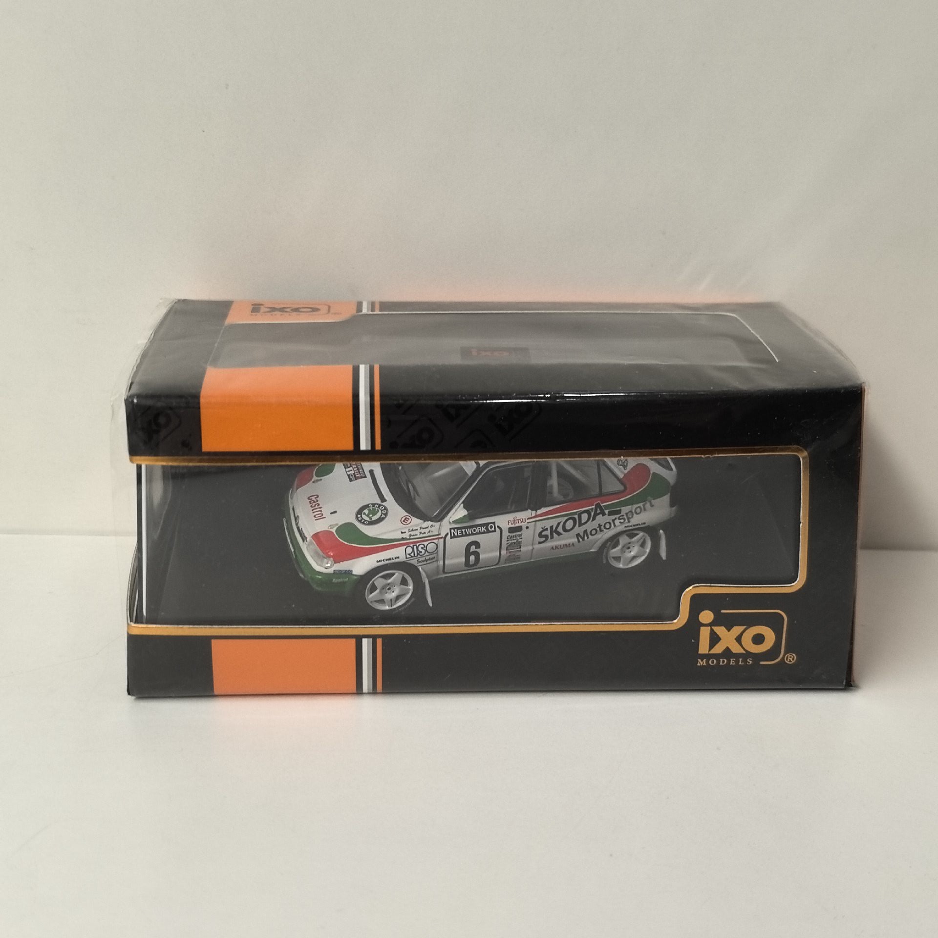 Model Kit Toy - KIT SKODA FELICIA pressofuso IXO scala